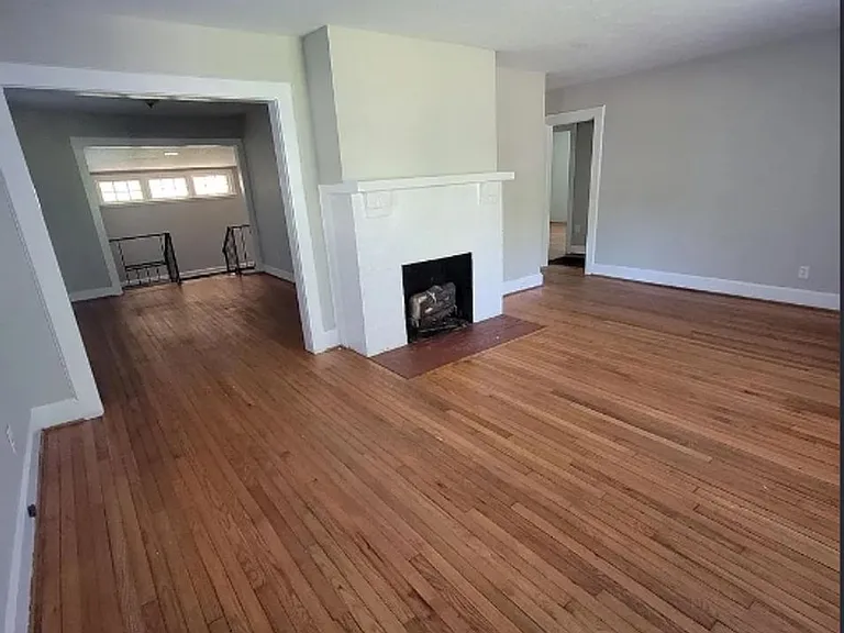 825 Kirkwood Ave — Photo 3