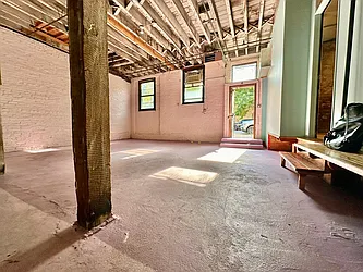 Rented by R New York