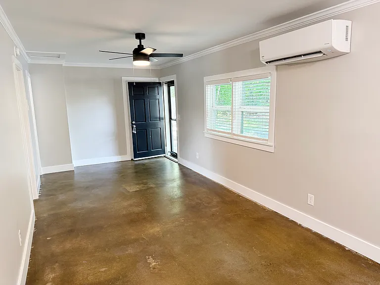 603 S Shamrock Ave #B — Photo 2