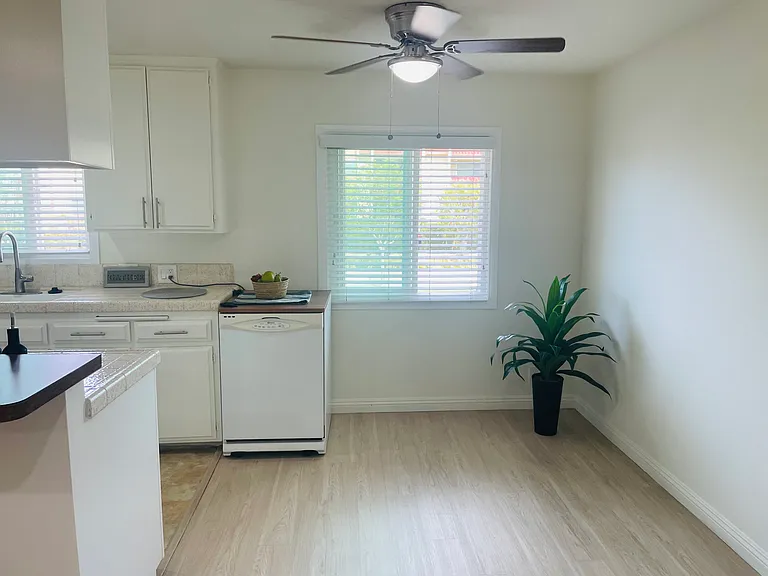 945 Main St #3 — Photo 4