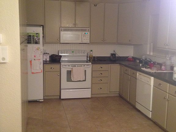 2nd image of 880 Racine St