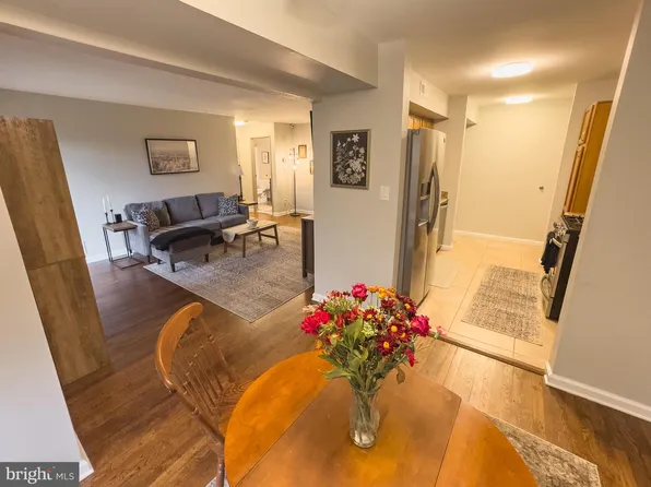 1723 Country Mill Dr, Cranbury, NJ 08512