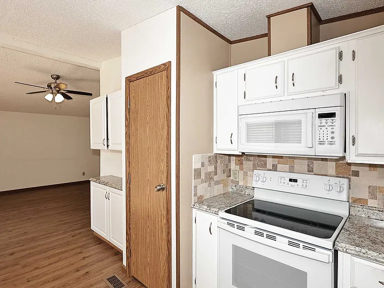 6249 S Pinehurst Dr — Photo 16