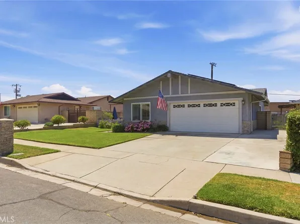 27803 Rainbow Ln, Highland, CA 92346