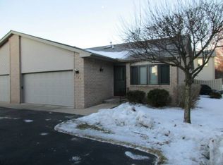 424 Morningside Dr #424, Midland, MI 48640