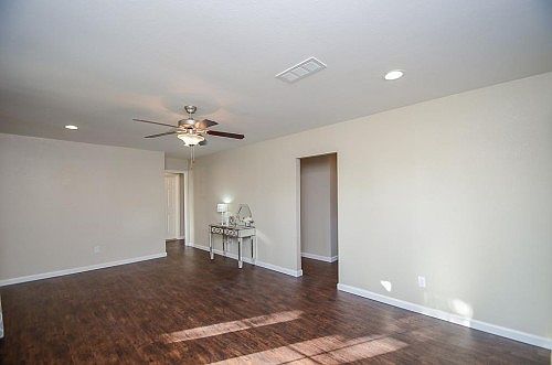 5th image of 506 Sherman Ave