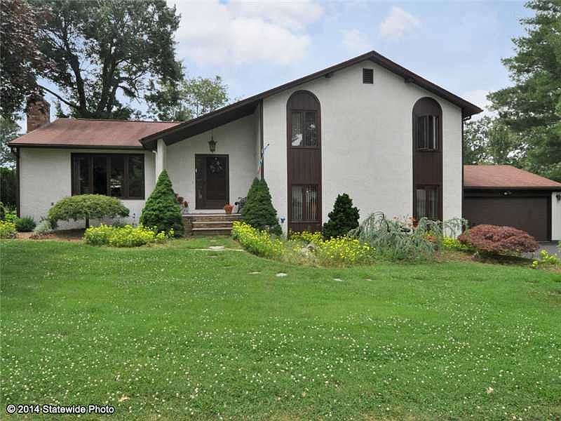 1st image of 172 Sweetbriar Dr