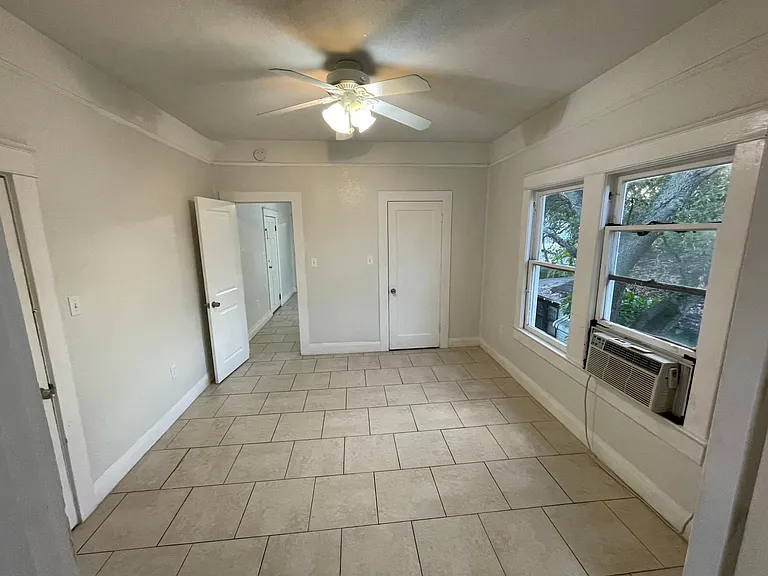 416 W Amelia Ave #4 — Photo 4