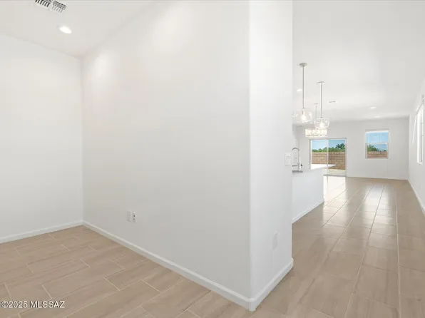 6398 Via Valdivia #Wesayb, Tucson, AZ 85756