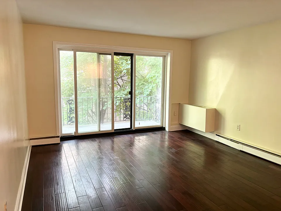 267 Linwood Ave #4B