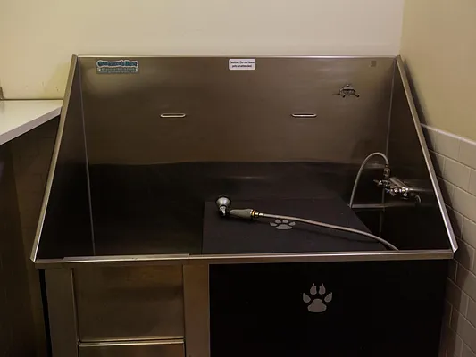 Rented by Arwell Realty | media 32