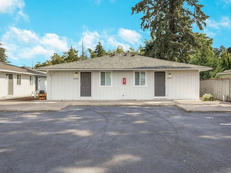 2333 Lee St SE — Photo 18