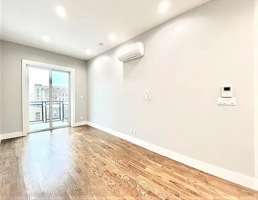 Rented by Benex Realty Inc | media 3