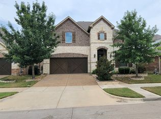 703 Hazelwood Ln, Euless, TX 76039