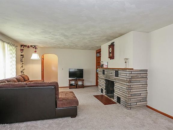 2nd image of 2720 Horton Ct