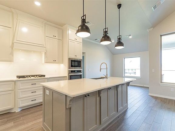 5th image of 5413 Santa Lucia Dr