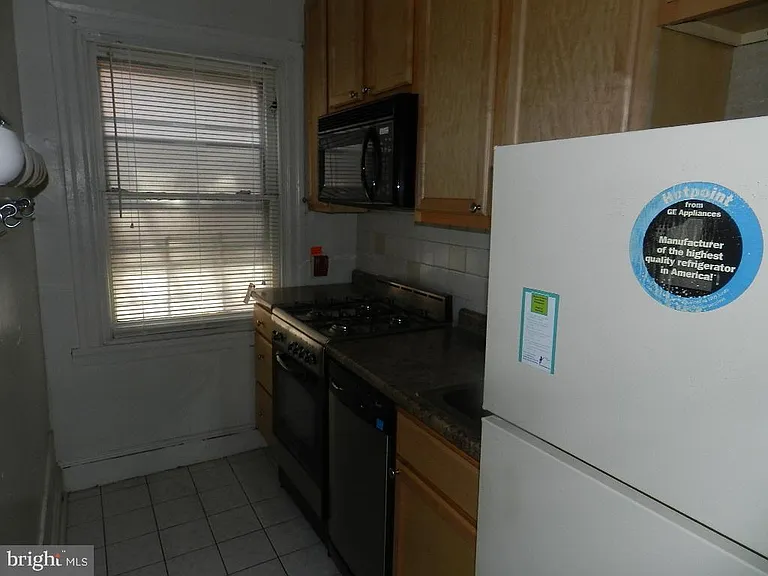 2118 Walnut St #2R — Photo 4