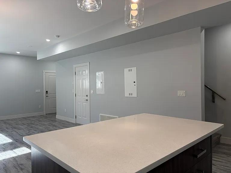 1025 Stockwell Ave #3 — Photo 19