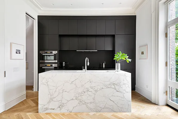 Rented by Compass | media 21