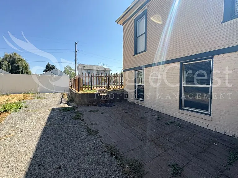 603 E Cherry St — Photo 7