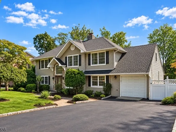 64 Spring Valley Rd, Paramus Boro, NJ 07652