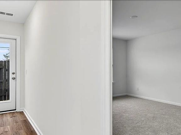 3rd image of 4633 Forest Hills Dr #6FZ0WW