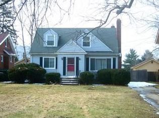 742 Bassett Rd, Westlake, OH 44145