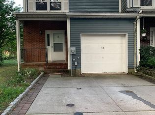 18 Lilac Ct, East Brunswick, NJ 08816