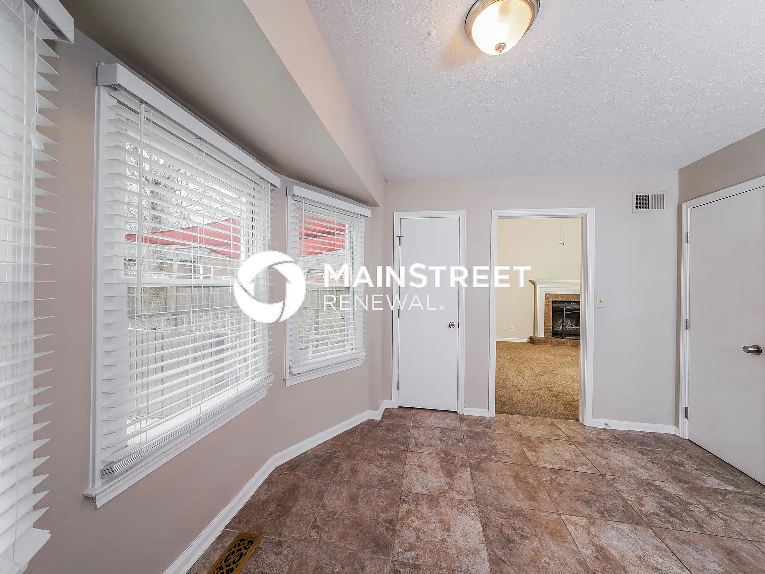 717 Lydgate Cove — Photo 4