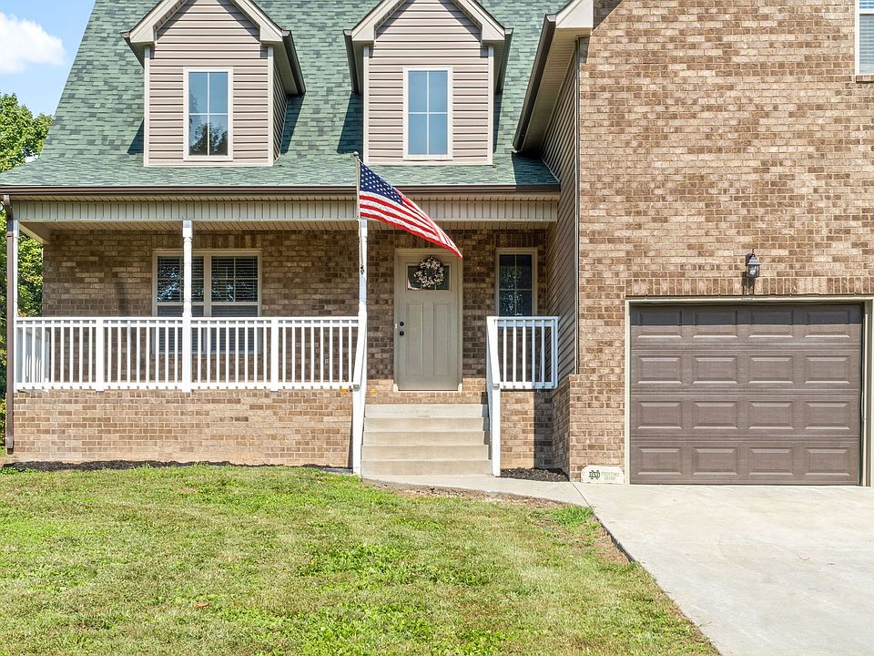 1st image of 709 Green Ln