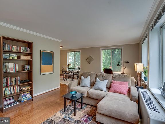 5th image of 3033 New Mexico Ave NW APT 205