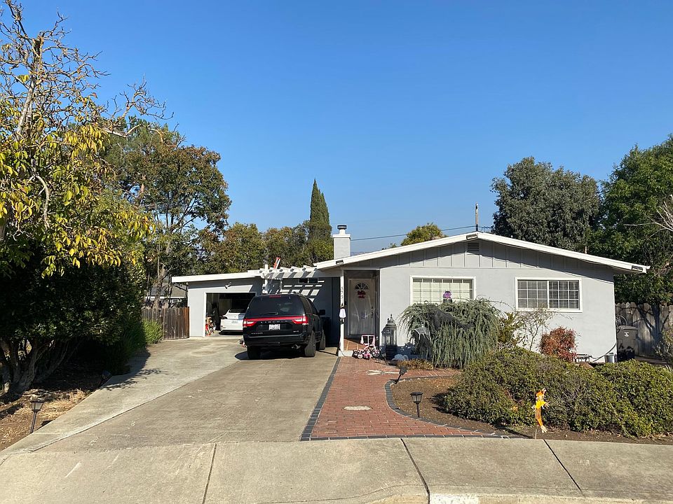 1st image of 575 Claremont Dr