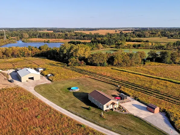 8919 Clay St, Merrillville, IN 46410