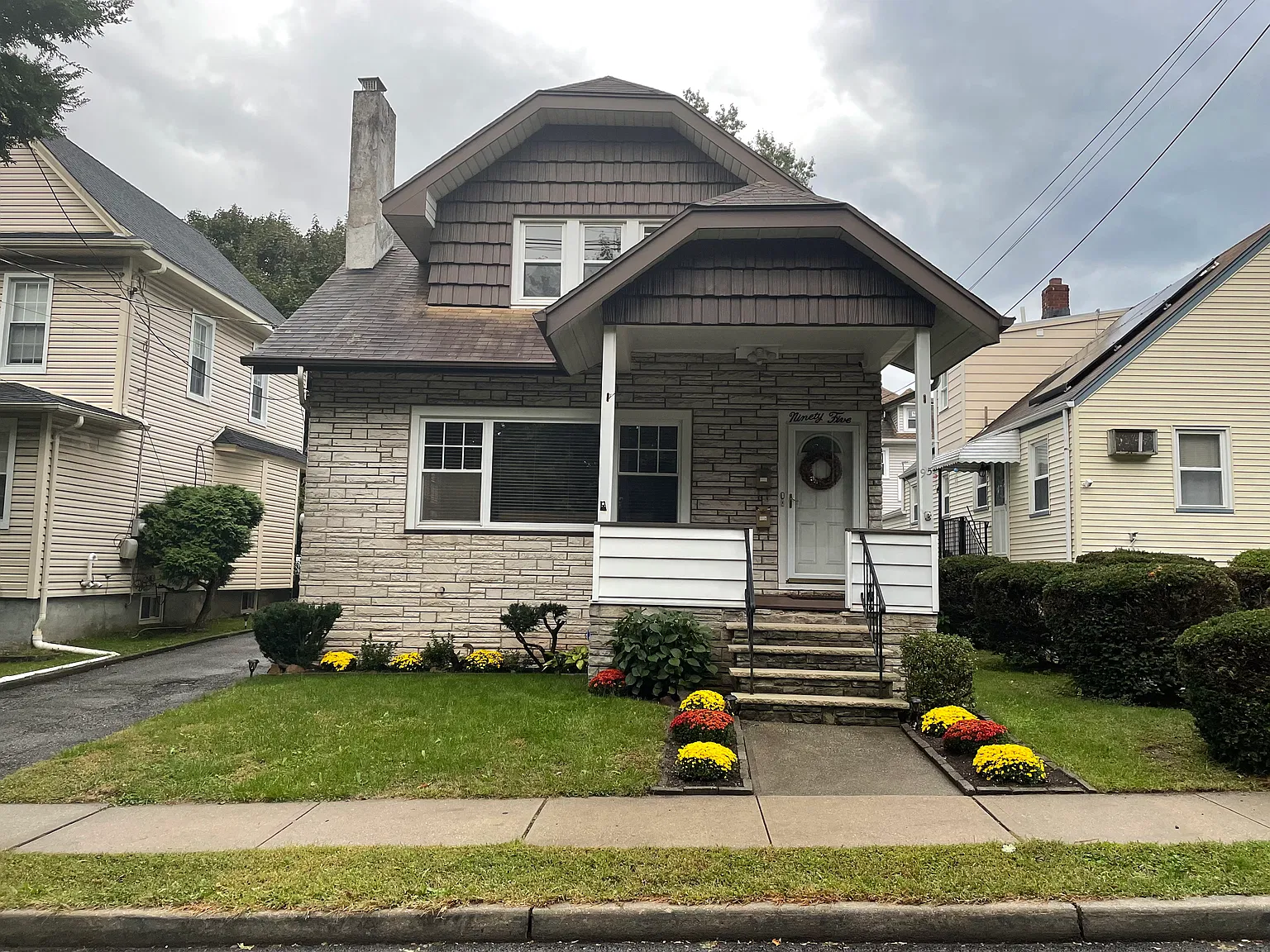 Madeline Ave, Clifton — Photo 1