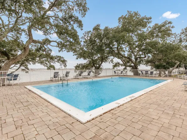 209 W Miracle Strip Pkwy APT D103, Mary Esther, FL 32569