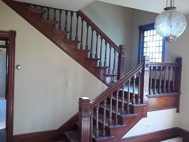 2nd image of 246 Broad St