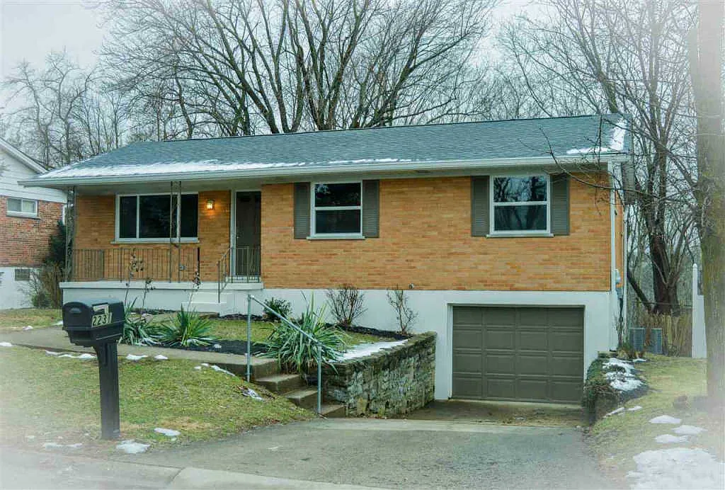 2231 Genevieve Ln photo 1