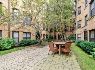 7637 N Greenview Ave APT 1E, Chicago, IL 60626