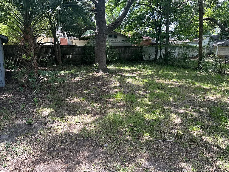 750 Saint Clair St — Photo 10