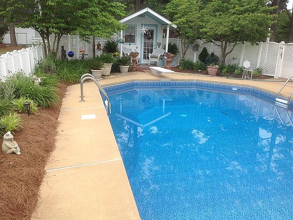 4th image of 2333 Centerville Tpke S