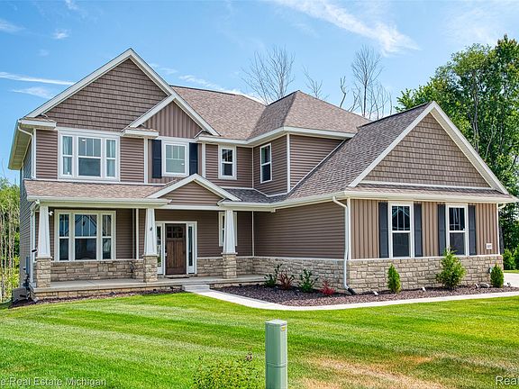 4th image of 685 Birkdale Dr