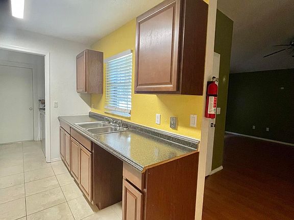 5th image of 2354-2356 Talmadge Dr #1