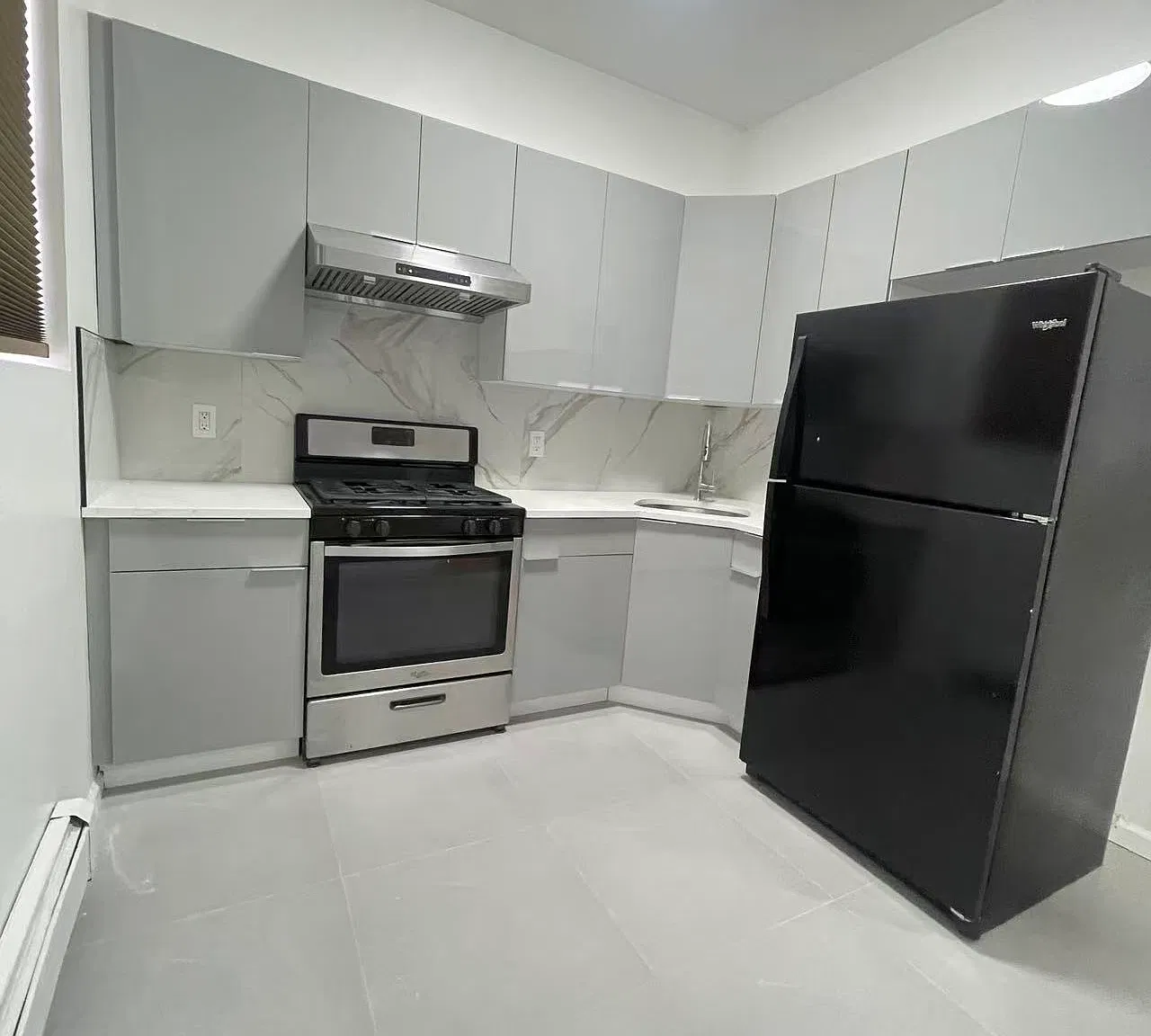 2 bed, 700 sqft, $2,350 — Photo 3