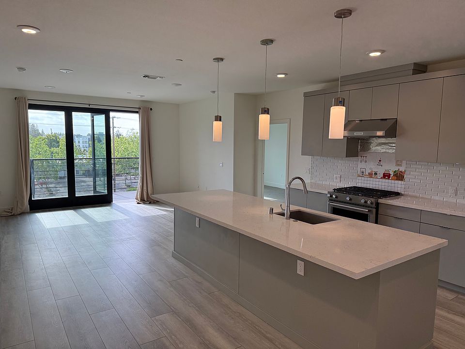 1st image of 3578 Rambla Pl #419