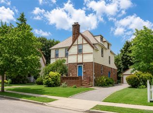 42 Mead St, Hempstead, NY 11550