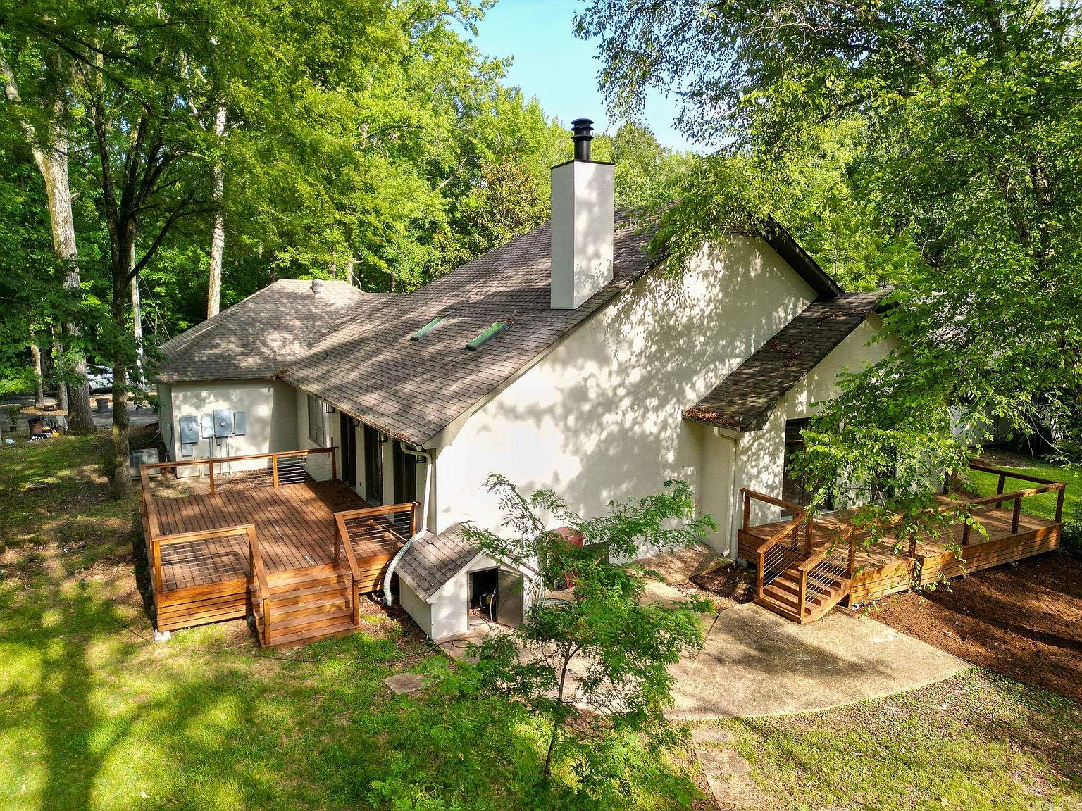 4 bed, 4.5 bath, 4931 sqft, $6,000 — Photo 4