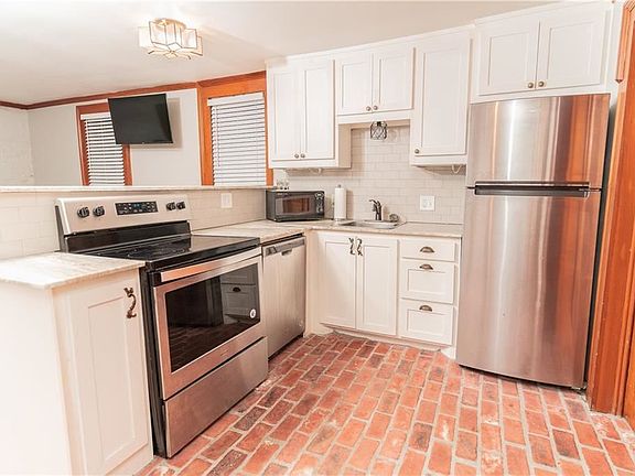 3rd image of 822 Ursulines Ave #B