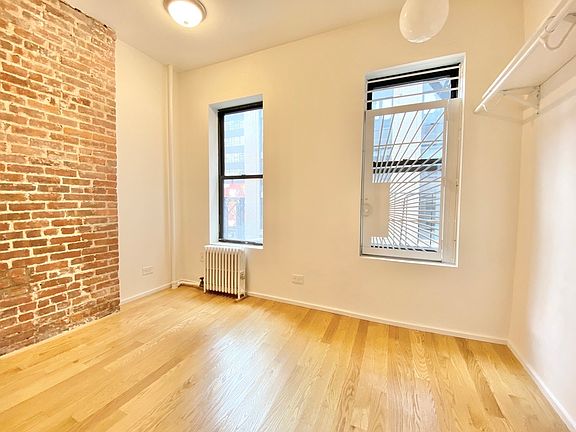 4th image of 410 W 36th St #3E