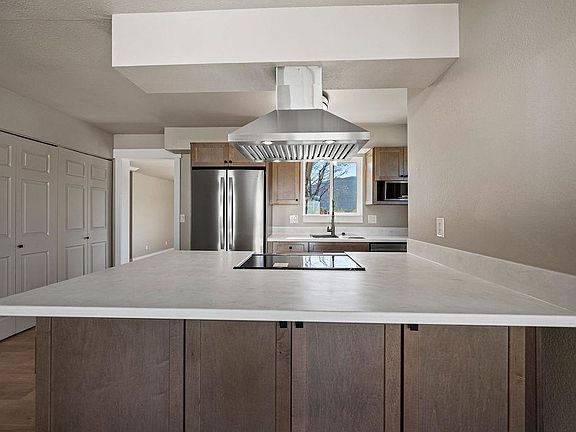 4th image of 508 Rosa St