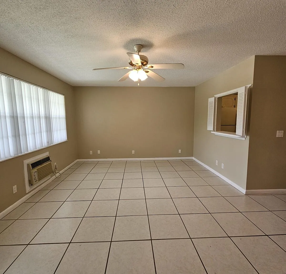 1 bed, 1.5 bath, 646 sqft, $1,350 — Photo 2